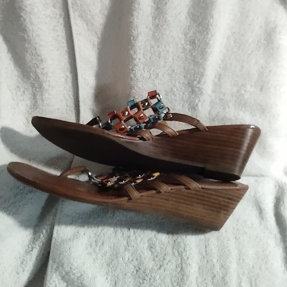 Sandals Coach and Four Size 8 Great Condition - Picture 3 of 5